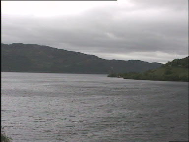 Loch Ness in Schottland, wo es sehr freundliche und aufgeschlossene Menschen gibt, wie man sie weitherum suchen kann. - Nachher kommt auf meiner Skala Irland. - Für alle die hofften ich nenne jetzt die Schweiz - sorry die kommt viel später!